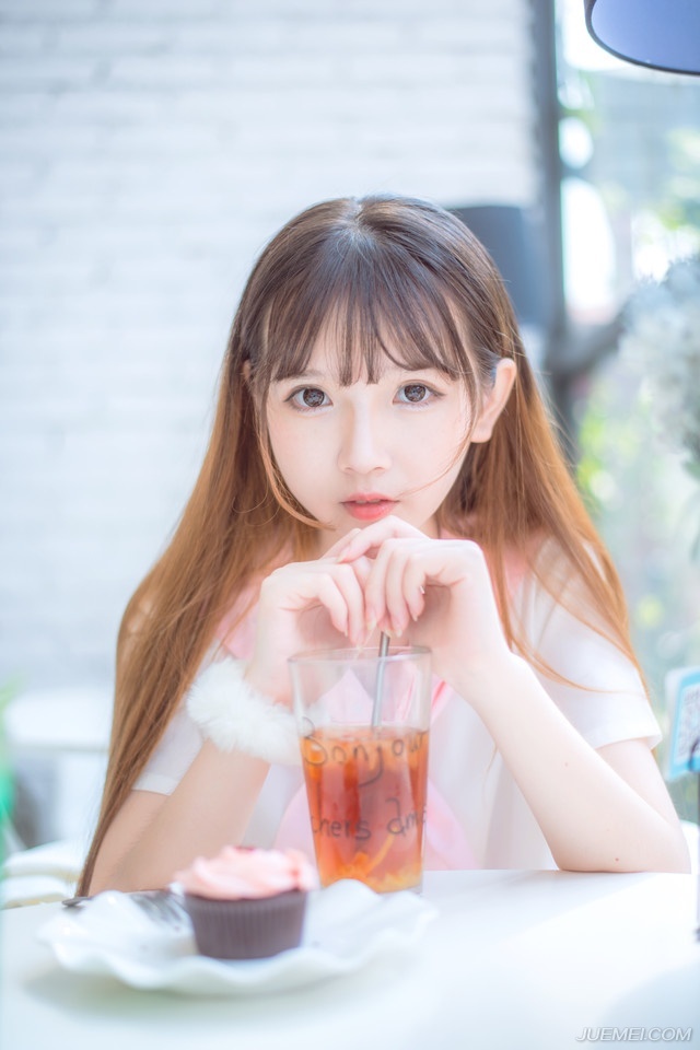 小学的离别，那是最不能知道你身边的人未来将变成一个什么样的人物的时刻[lizhigushicom]。——韩寒《，我想和这个世界谈谈》